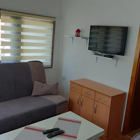 Nacionalna Kuca Krstojevi * Raška