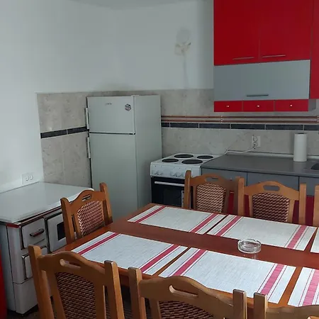 Nacionalna Kuca Krstojevi Raška