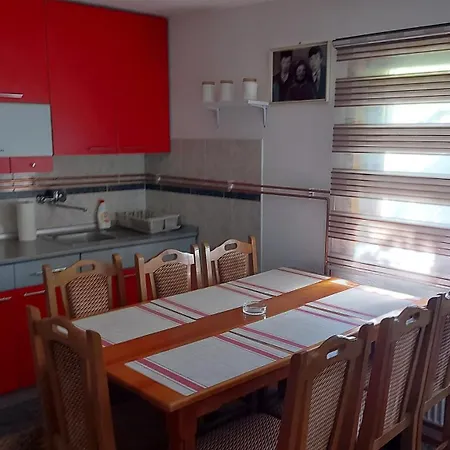 Nacionalna Kuca Krstojevi Raška