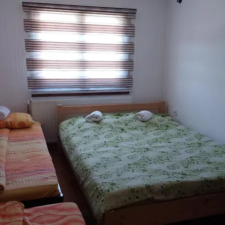 Nacionalna Kuca Krstojevi * Raška